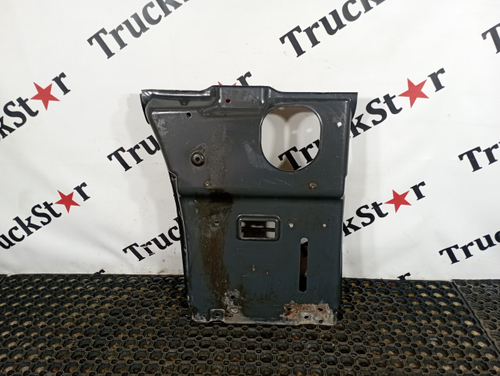 Корпус подножек левый