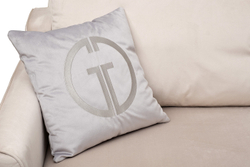 Диван двухместный Garda Decor Portofino светло-серый с кантом механизм караван