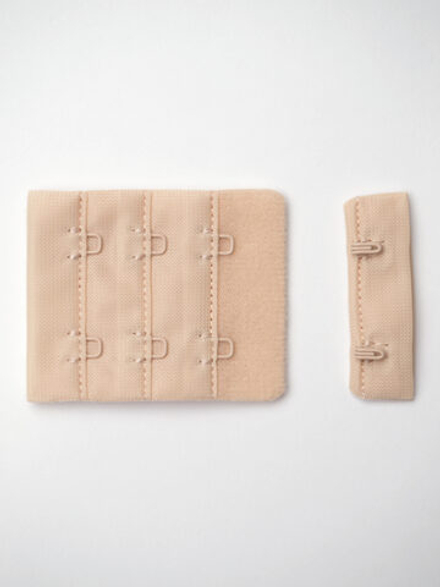 Застёжка для бюстгальтера бежевая широкая с крючками 2х3 Lauma (Латвия)