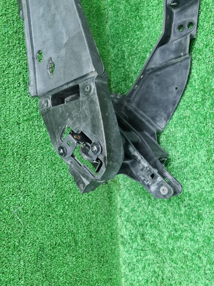 Кронштейн фары Комплект Mercedes S W222 (13-17)