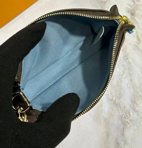 Женский клатч Louis Vuitton Mini Pochette Accessoires коричневый