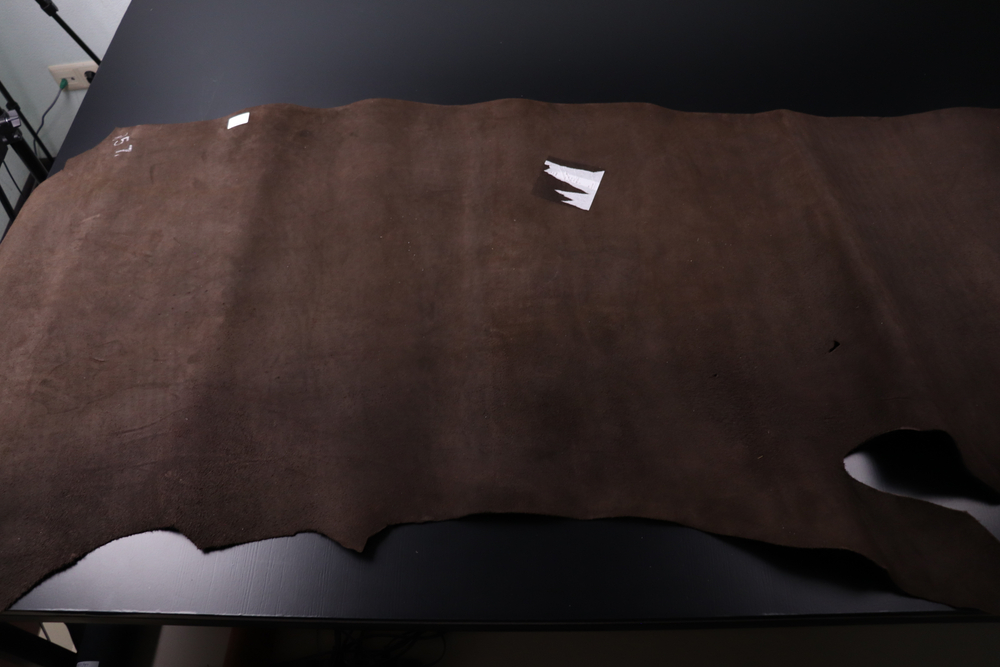 Уценка: 2.2-2.4 Юфть махагон 157 дм²