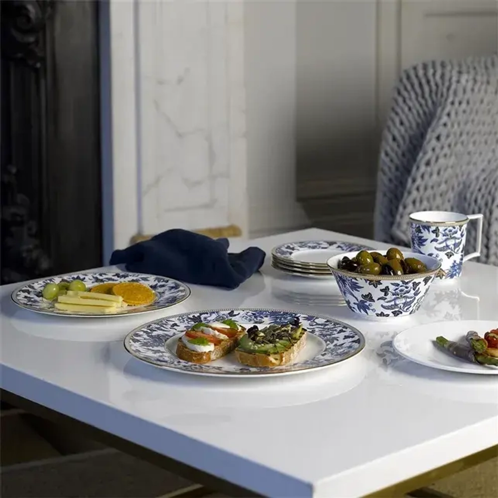 Wedgwood Чаша с гибискусом 15 см