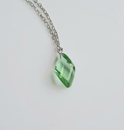 "Маджента" подвеска из коллекции "Азбука цвета"