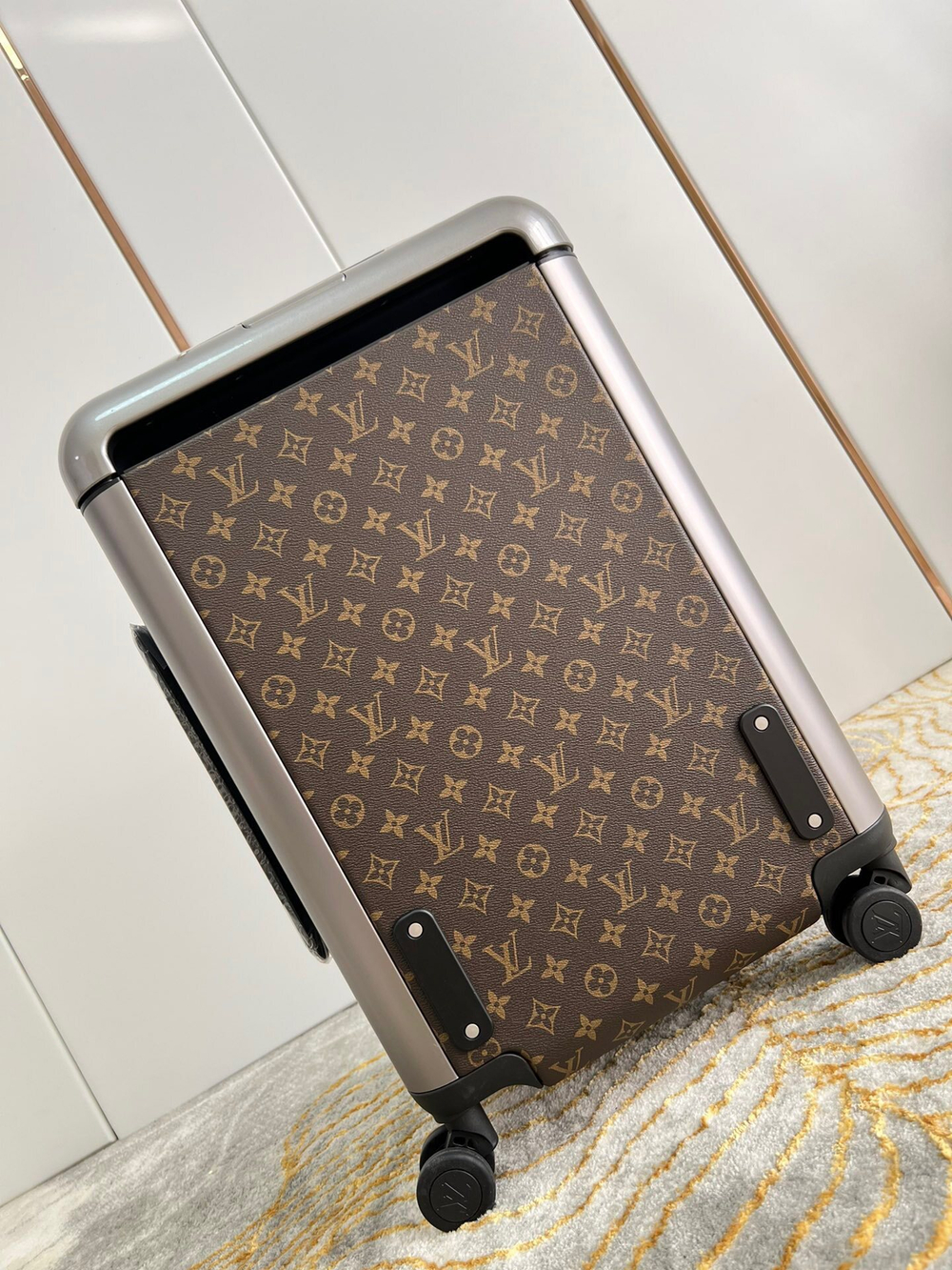 Louis Vuitton Horizon 55 Suitcase