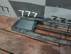 Решетка переднего бампера Geely Monjaro 21-нв Б/У Оригинал 8889168079