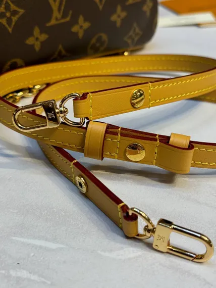 Сумка-клатч Louis Vuitton Liv, коричневый
