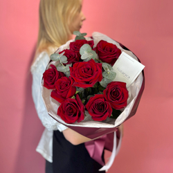 Моно букет из 9 роз Эксплорер и эвкалипта 240220261