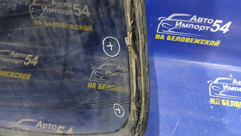 Стекло заднее TOYOTA CAMRY 1991