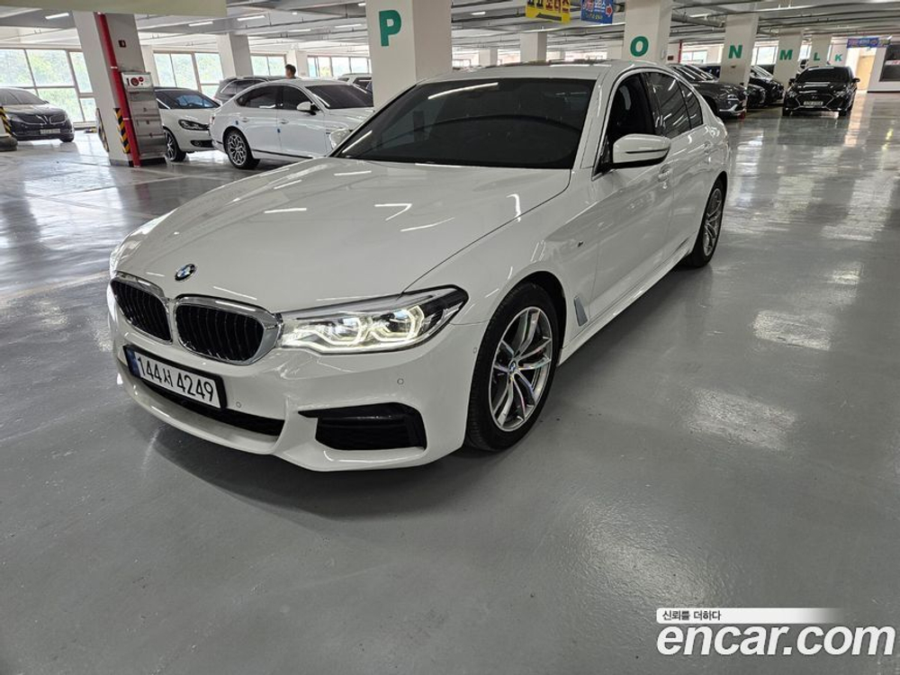 BMW 5 Series (G30) 520i M Sports (08.2020)