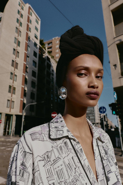 ZARA БЛУЗА С ПРИНТОМ И ОТДЕЛКОЙ КАНТОМ, ЭКРЮ/ЧЕРНЫЙ