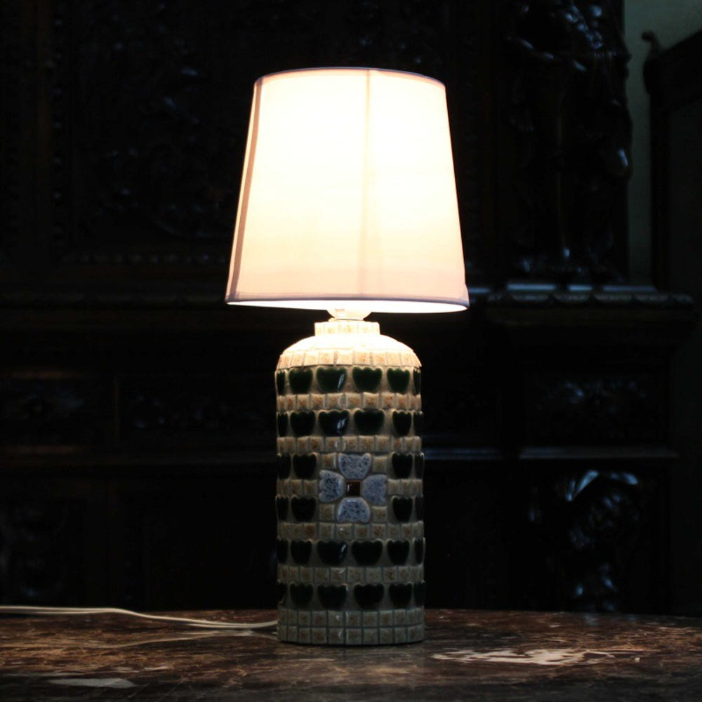 Настольная лампа с зеленой эмалью