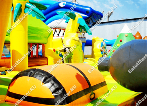 Большой надувной батут "Говорящая акула" 14*10*6 м