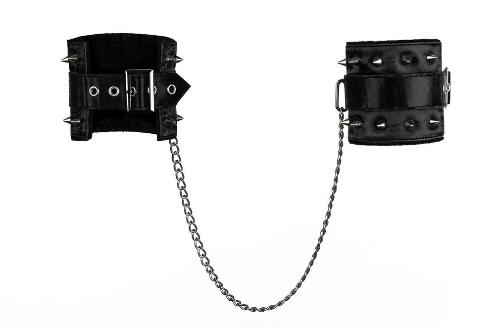 Чёрные наручники Darksy с шипами (Цвет: черный)