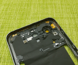 Infinix Smart 9 (X6532) - Средняя часть корпуса + Стекло  камеры + шлейфа Антенны + динамика + кнопка громкости (ORIG-SP)