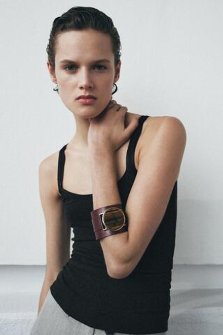 ZARA ЖЕСТКИЙ БРАСЛЕТ ИЗ КОЖИ И КАМНЯ, БОРДОВЫЙ