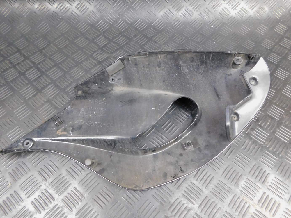 Пластик боковой левый Yamaha TDM850 RN03J 2001 4TX-2835U-00