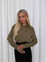Блуза из атласа олива