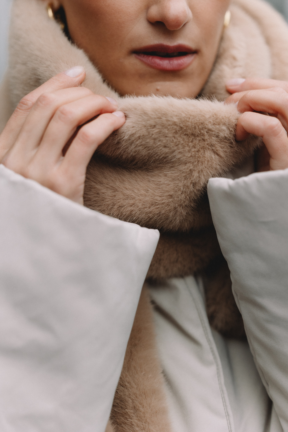 Длинный меховой шарф