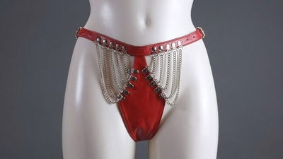 Женские красные кожаные трусы на цепочках (Цвет: красный с серебряным)