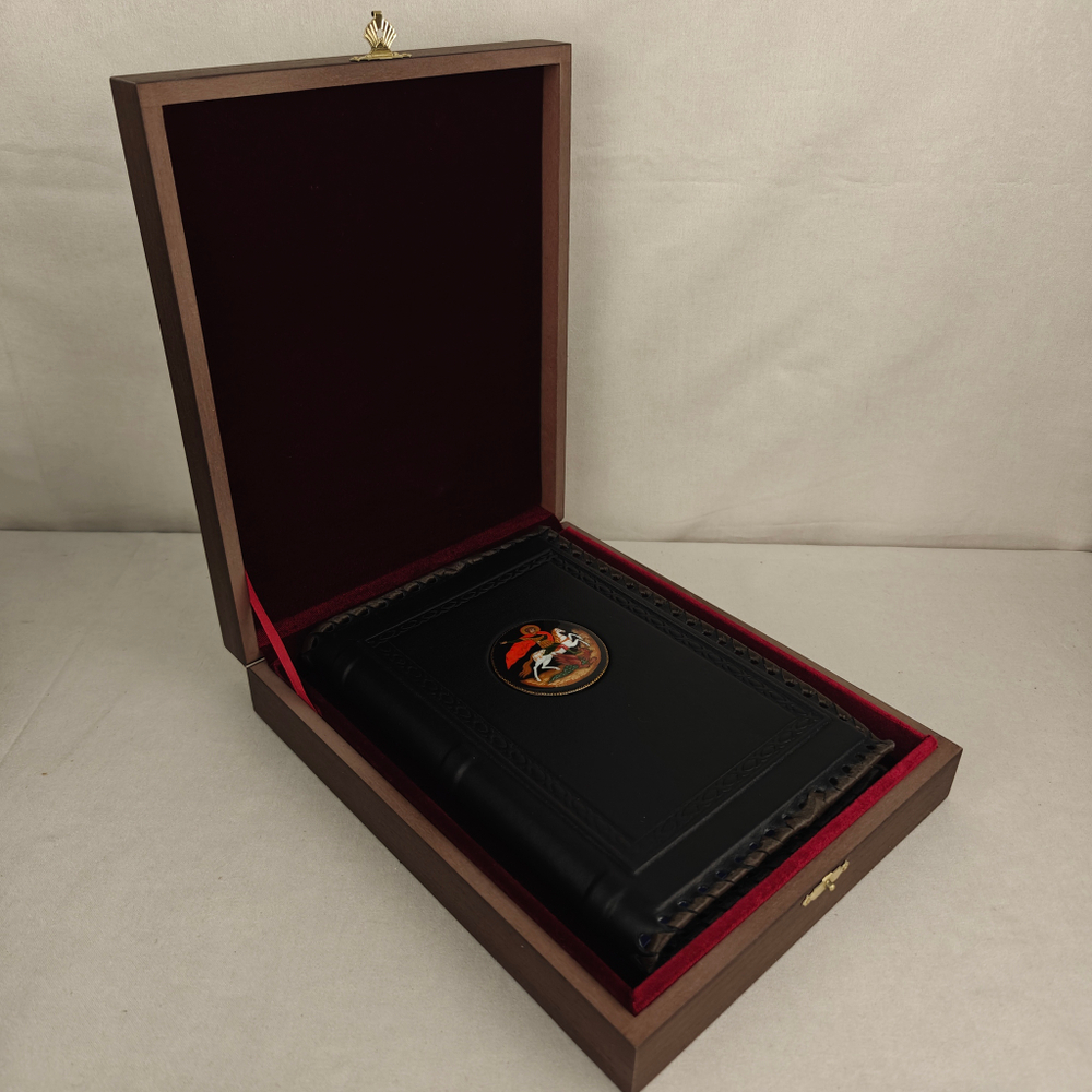 Ежедневник А5 "Георгий Победоносец" (съемная обложка из натуральной кожи) в футляре