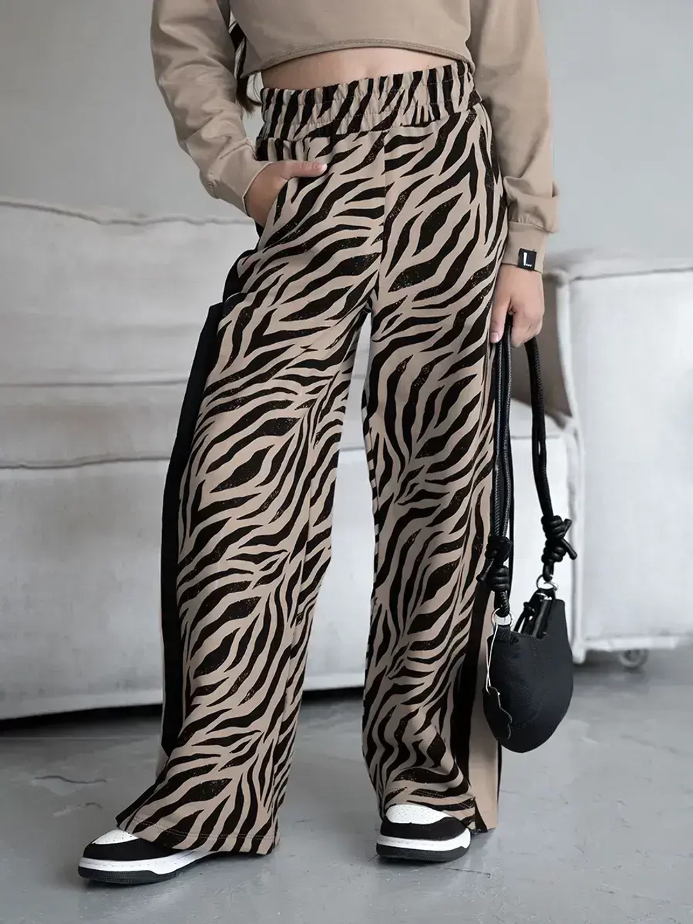 Костюм для девочки на осень