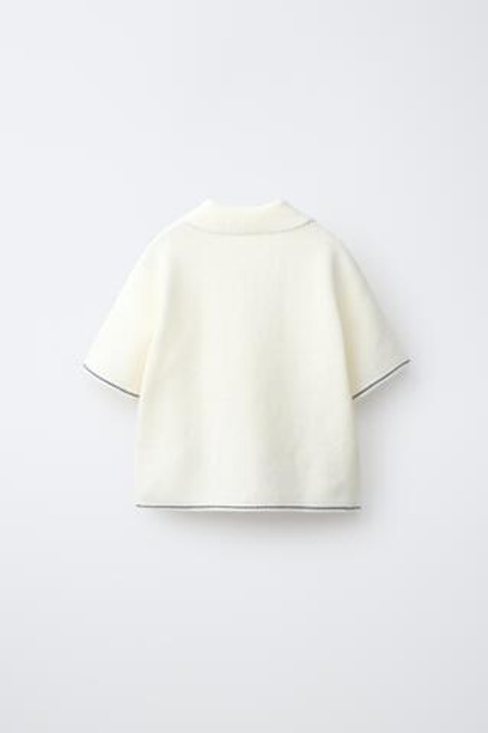 ZARA ПОЛО ВАФЕЛЬНОГО ПЛЕТЕНИЯ С ПРИНТОМ «МИККИ МАУС» © DISNEY, ЭКРЮ