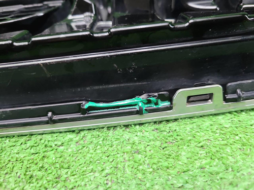 Решетка радиатора Volvo V40 2 (2016-2019)