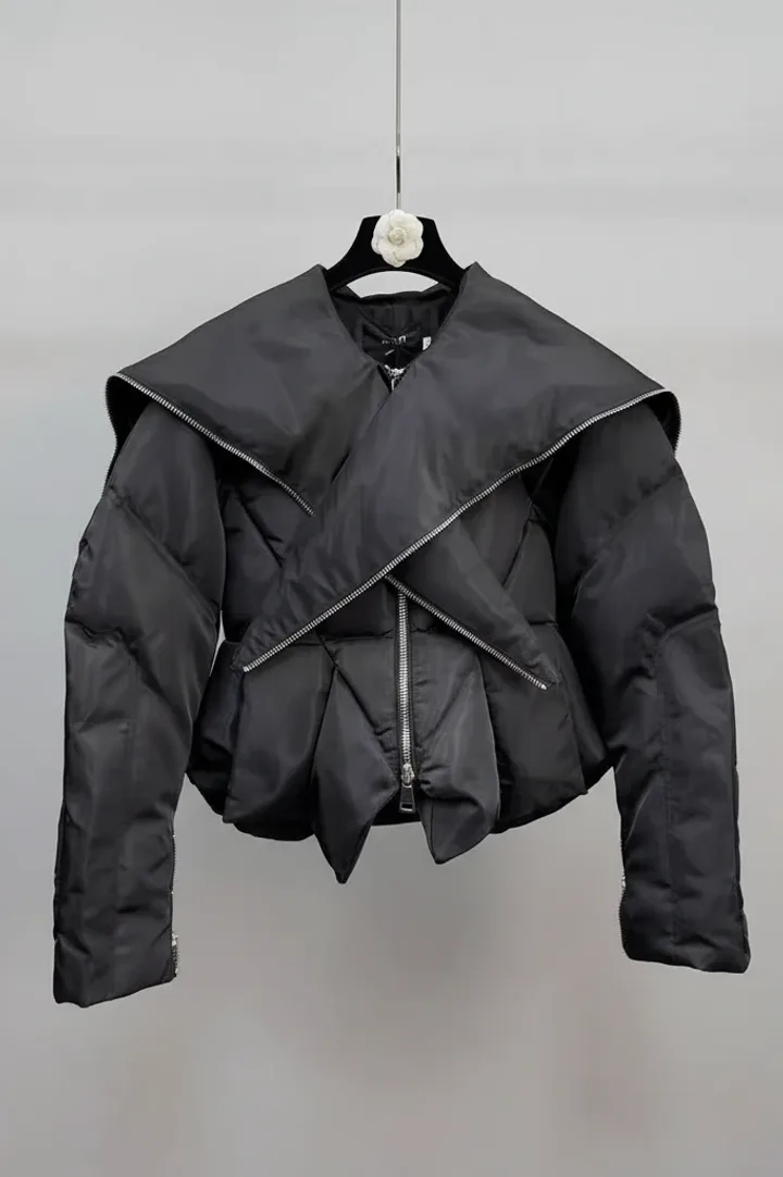 Женский короткий пуховик «DIVAS»