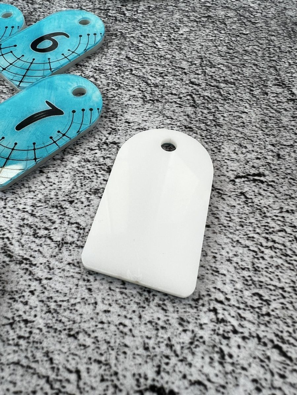 Бирки для ключей акриловые