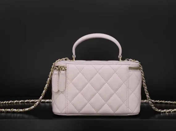 Косметичка Chanel с двойным C-логотипом