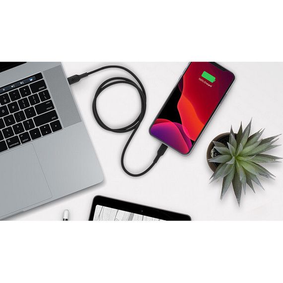 Кабель Belkin BoostCharge Lightning - USB-C 1м белый (CAA003BT1MWH)