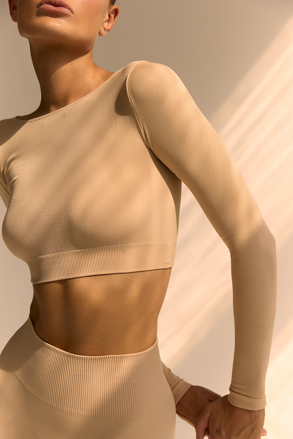 Топ №15 Бежевый