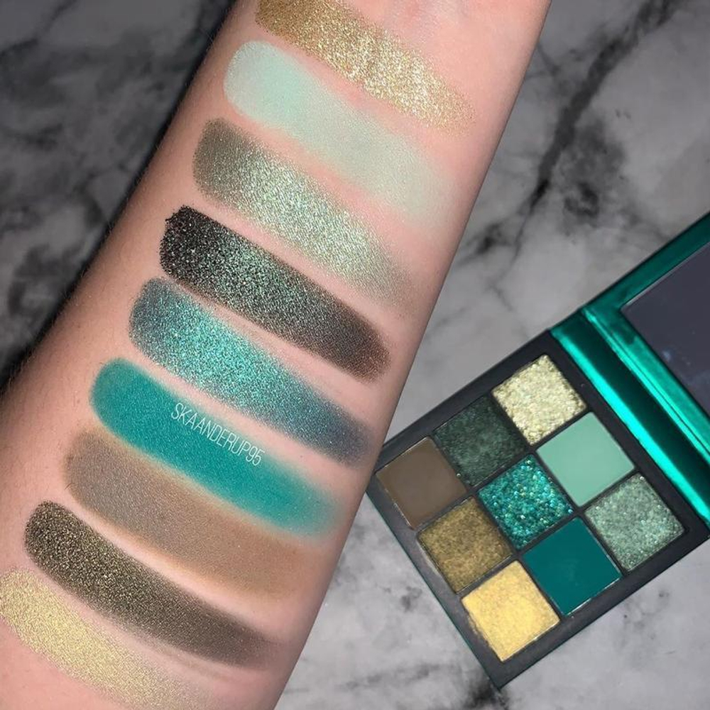 Huda Beauty Emerald Obsessions Palette