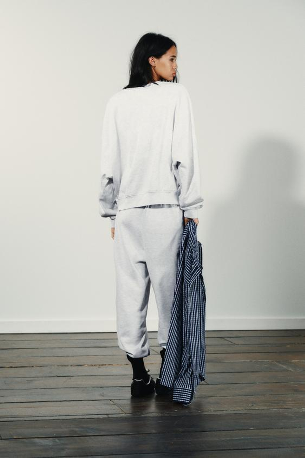 ZARA БРЮКИ-ДЖОГГЕРЫ С ТЕКСТОМ, СЕРЫЙ МЕЛАНЖ