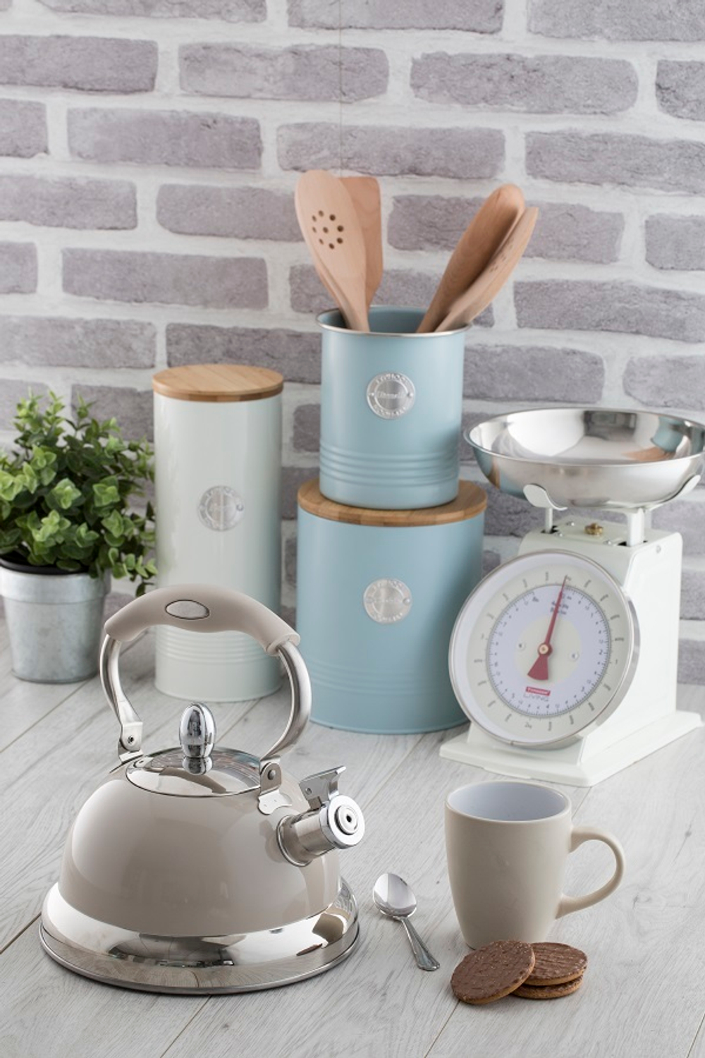 Емкость кухонная Living голубая 15х12,5 см TYPHOON