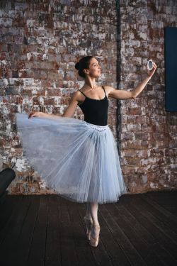 ULK-F73 SW-DIM-RECH WHITE Зеркало карманное с подсветкой. с диммером. Серия Backstage. Аккумулятор Li-Ion 150мАч. в-к. Теплый свет3000К-Белый свет4000К-Дневной свет6500К. Белый. ТМ Uniel