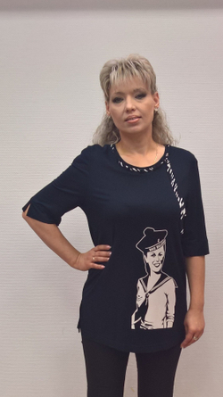 Темно-синий немецкий блузон белым с принтом!