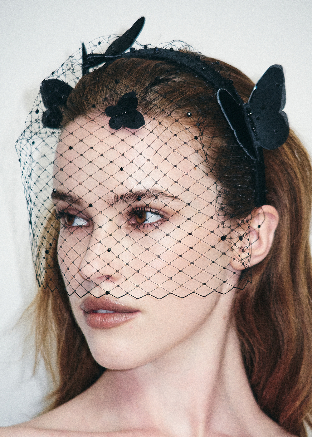 Вуаль с бабочками