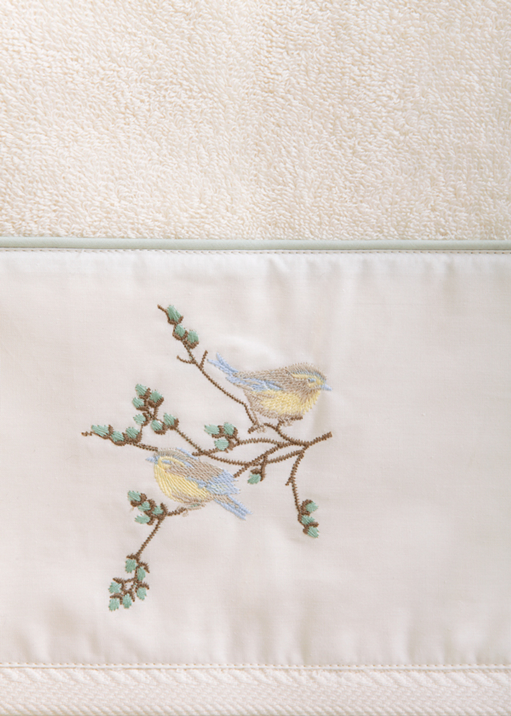 Полотенце 50x100 Bovi Spring экрю с вышивкой Португалия