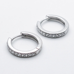 Ювелирные швензы Конго, родиевое покрытие, фианиты, размер 16*2,7 мм, цена за пару