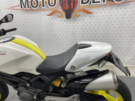 Ducati Monster 696 2011