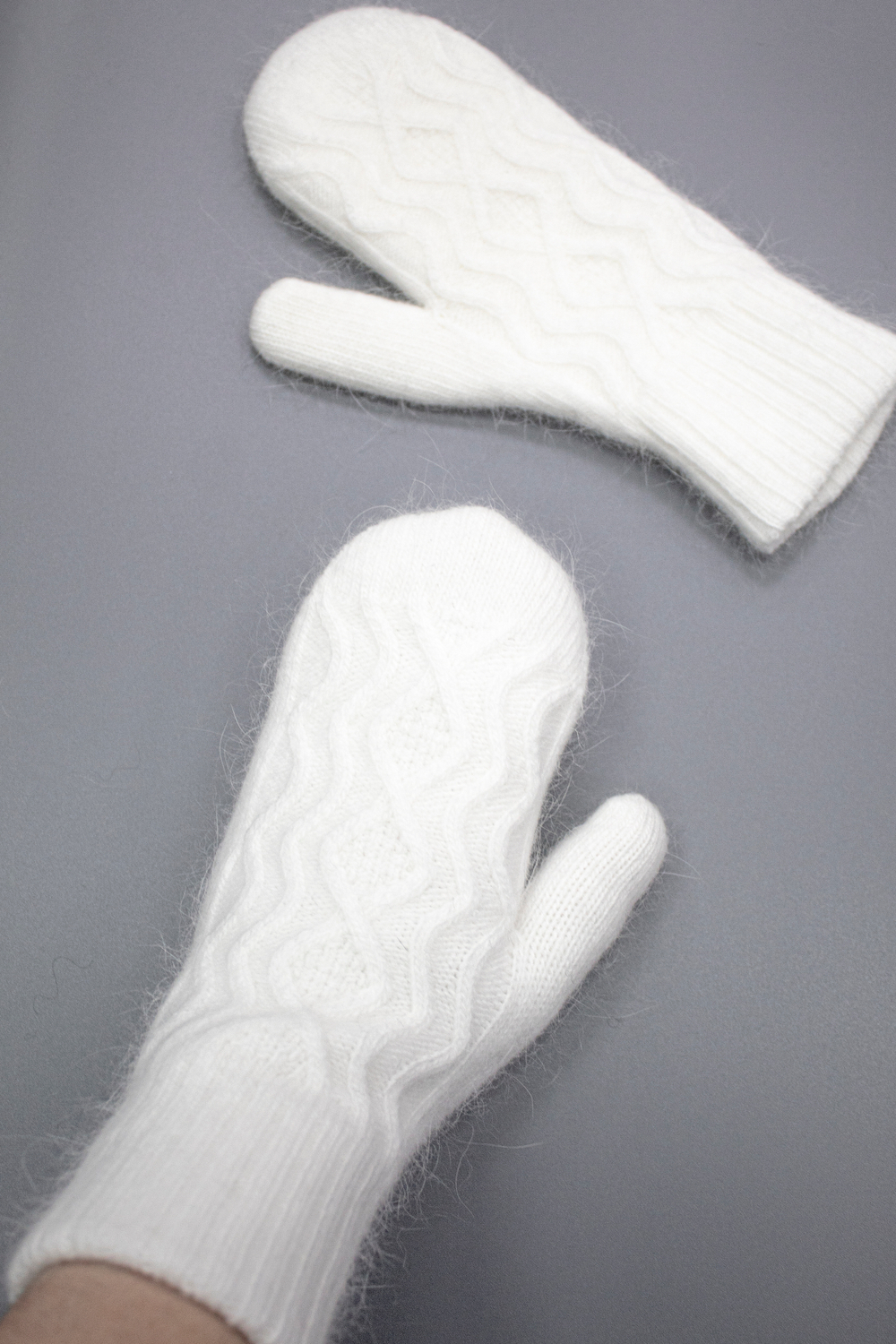 Варежки В021-02 белый натуральный