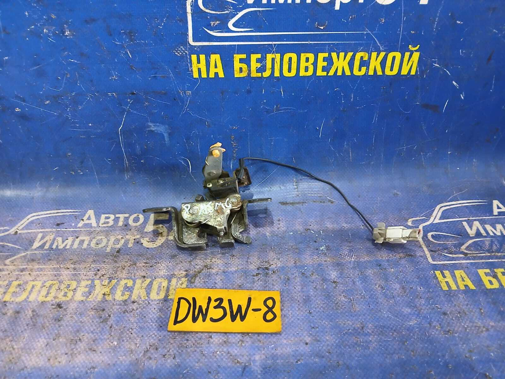 Замок багажника MAZDA DEMIO 1998