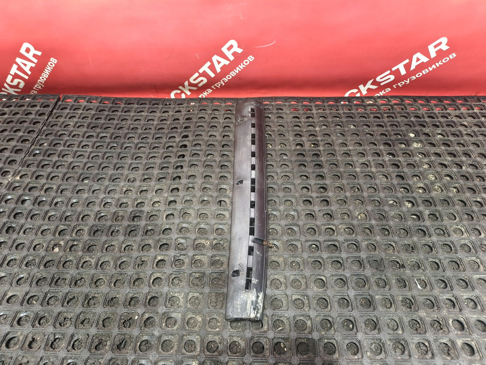 Накладка торпедо правая 2019г.