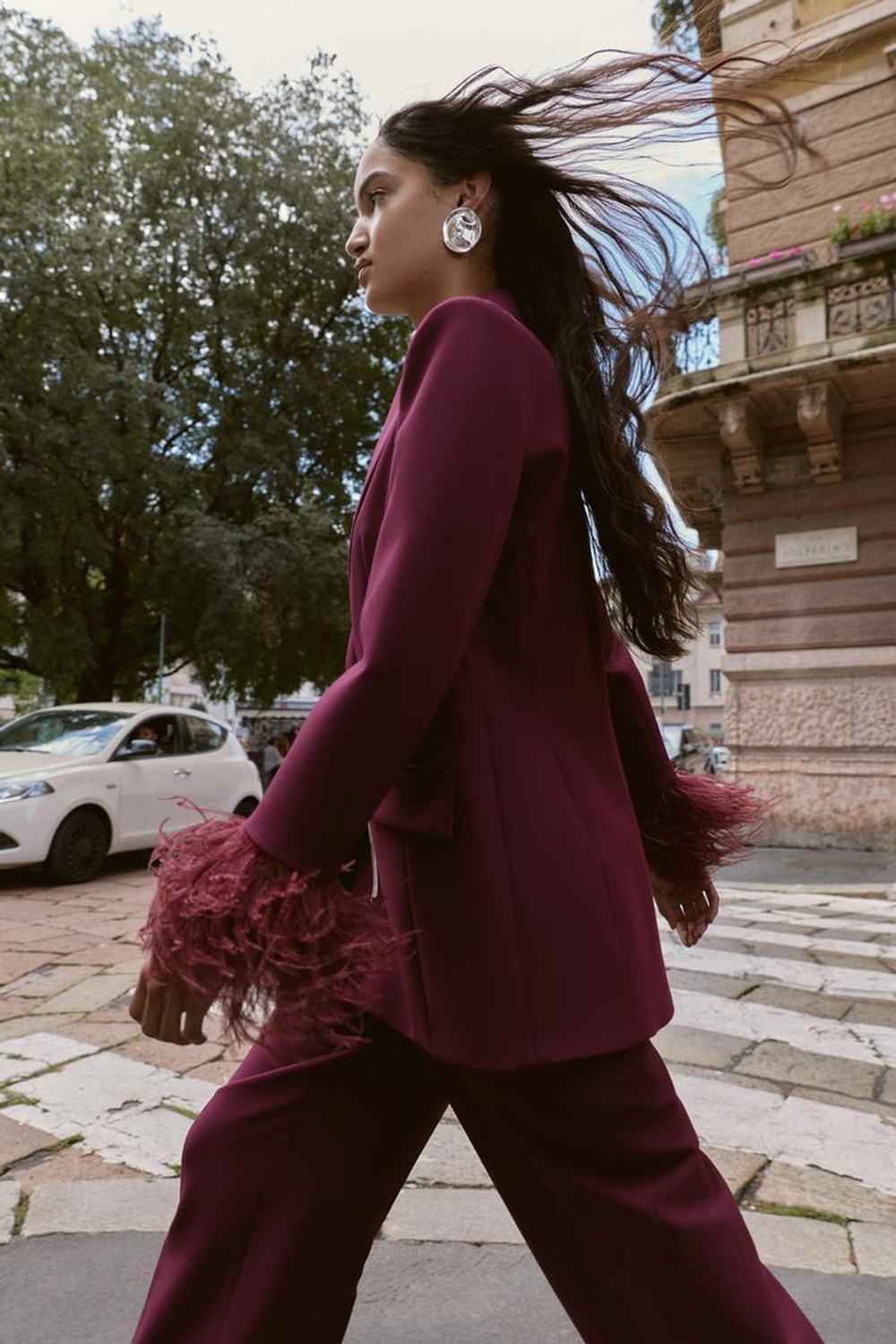 ZARA БЛЕЙЗЕР С ПЕРЬЯМИ НА МАНЖЕТАХ, БОРДО