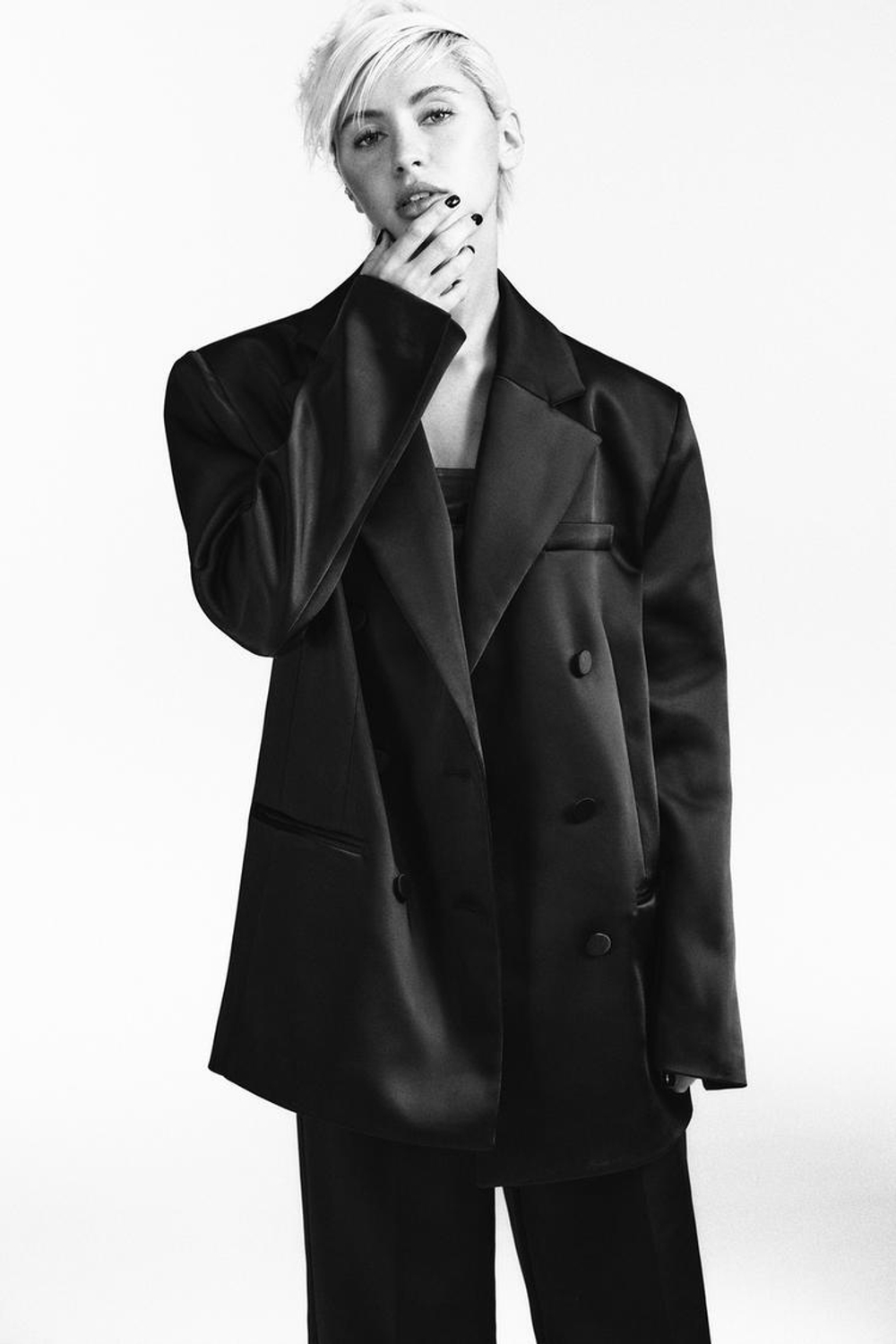 ZARA АТЛАСНЫЙ БЛЕЙЗЕР С КАРМАНАМИ, ЧЕРНЫЙ