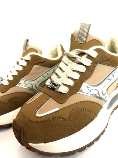 Кроссовки женские