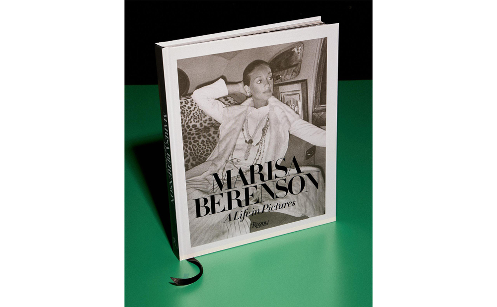 Marisa Berenson: A Life in Pictures. Фотоальбом-мемуары (на английском языке)