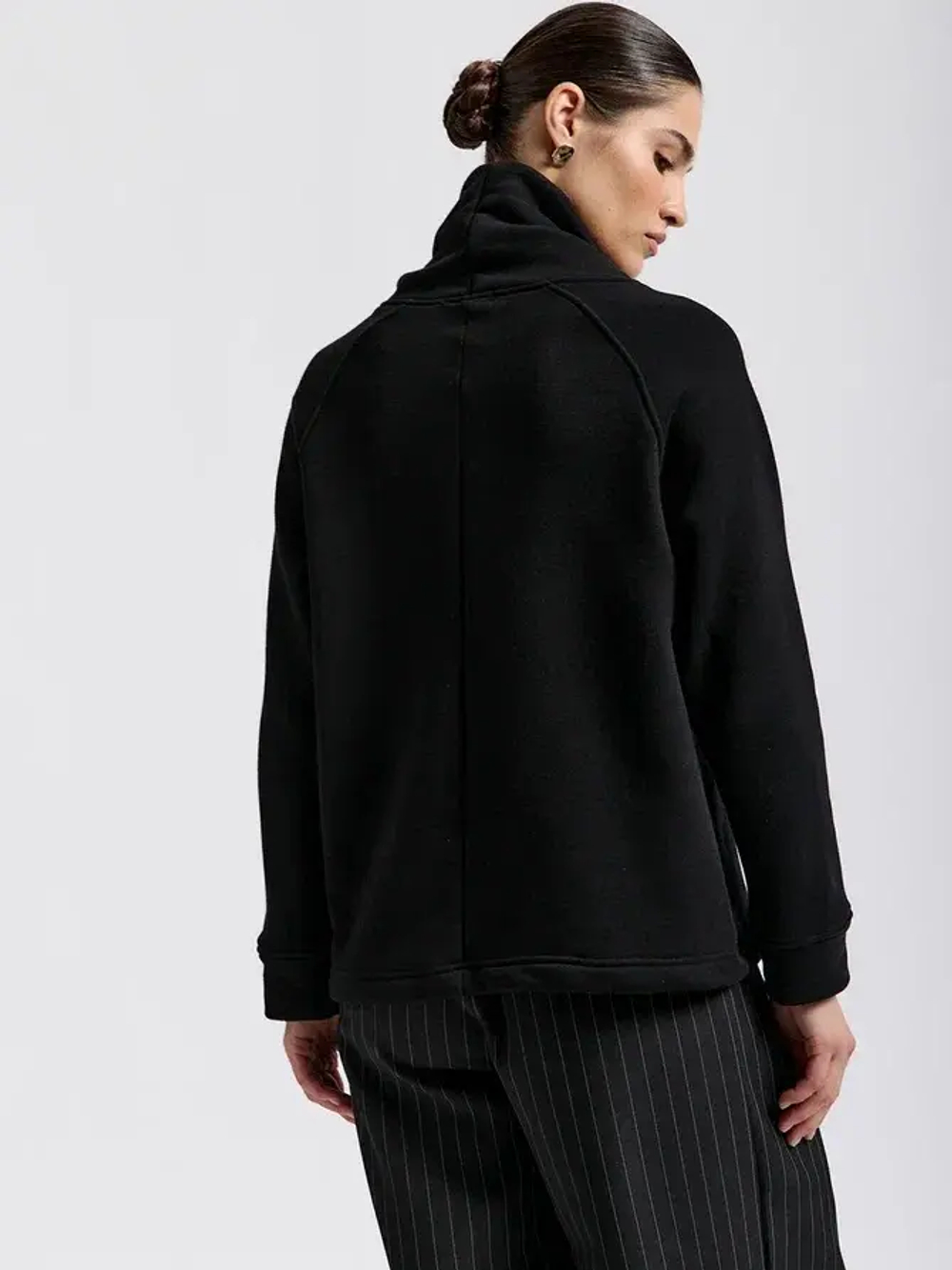 Свитшот с воротником